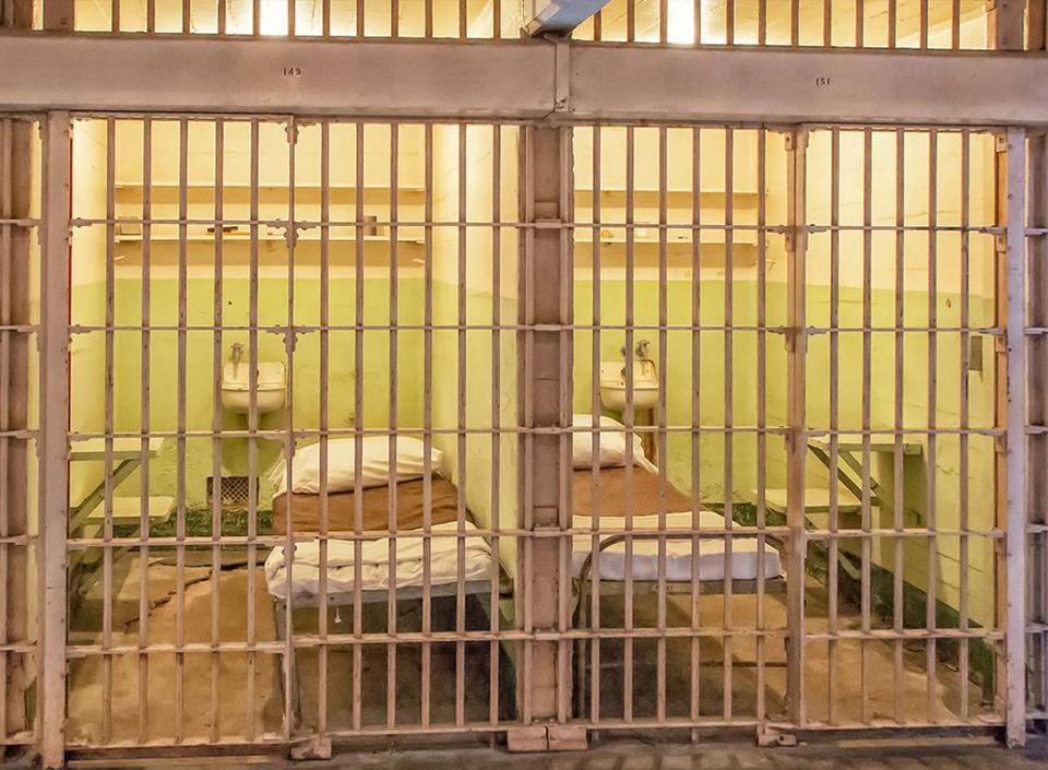 Alcatraz ch7 - The Voices