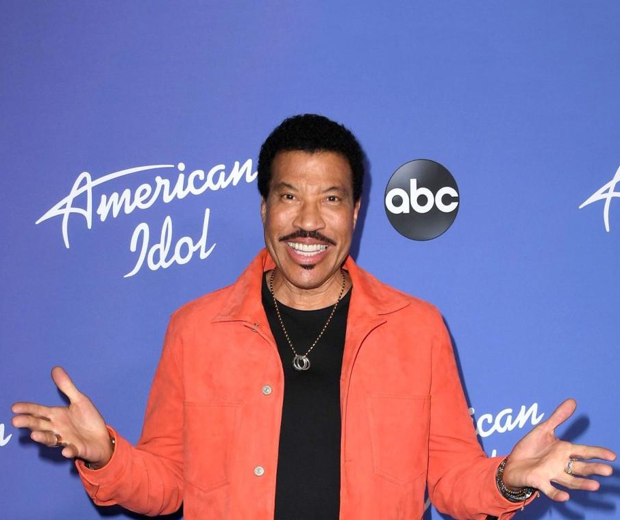 Lionel Richie Outro